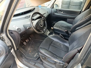 Renault Espace IV 2.0 dci - imagine 4