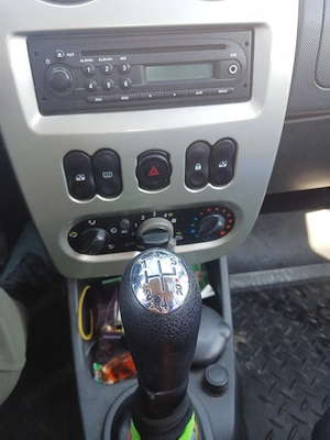 vand sandero  - imagine 2