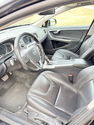 Volvo V60 D6 - Plug-in Hybrid - imagine 7