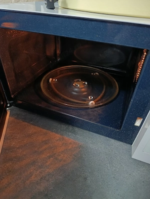 Cuptor cu microunde. - imagine 3