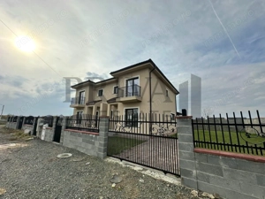 Duplex modern cu 5 camere în Mosnita Noua