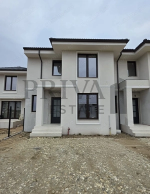 Casa insiruita, bucatarie inchisa, 3 camere, 2 bai, Giroc