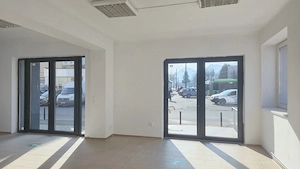 Spațiu comercial cu vizibilitate excelentă, strada Carpaților. - imagine 3