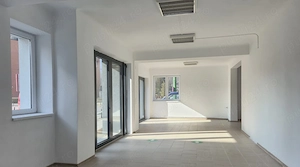 Spațiu comercial cu vizibilitate excelentă, strada Carpaților. - imagine 9