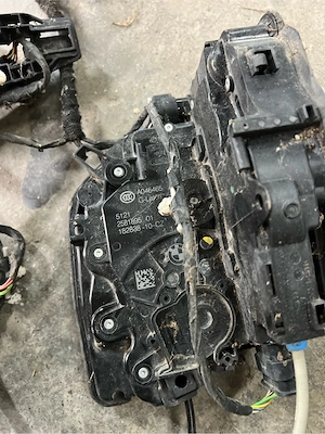 BMW 7 G11 G12 2017 rear door lock 2581895 incuietoare usa bmw seria 7 182838 -10 - imagine 4