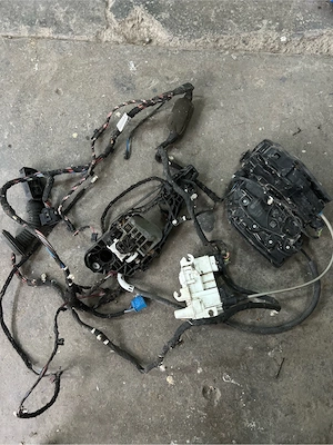 BMW 7 G11 G12 2017 rear door lock 2581895 incuietoare usa bmw seria 7 182838 -10 - imagine 3