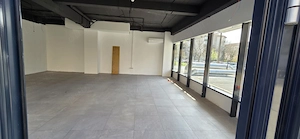 Investiție sigură!Spațiu comercial modern 84mp complet amenajat, vitrină stradală - Gata de deschis! - imagine 3