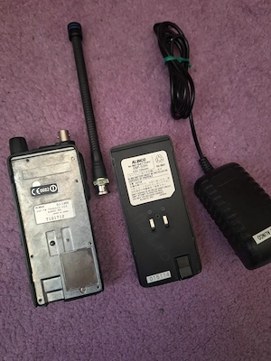 Statie radio emisie receptie transceiver 2m Alinco DJ 195E Japan 5 W