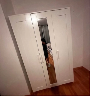 Dulap + pat dormitor IKEA de 5 luni le avem sunt ca noi!!!