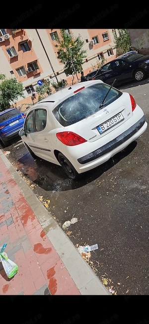 Dezmembrez peugeot 207 1.4 hdi 