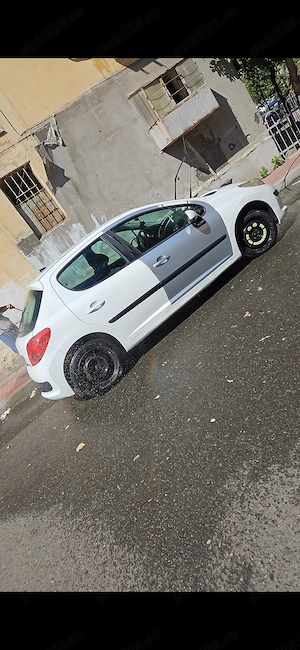 Dezmembrez peugeot 207 1.4 hdi  - imagine 2