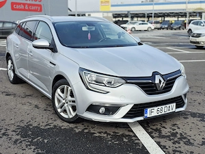 Vand masina impecabila 