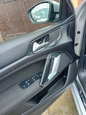 De vânzare Peugeot 308sw An 2015 diesel  - imagine 9