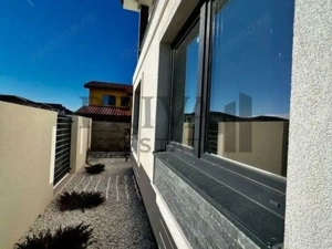 1/2 Duplex 124 mp utili + 330 curte. Dormitor parter,Bucatarie închisă - imagine 4