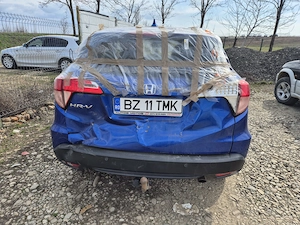 Honda HR-V 2017 avariata - imagine 3