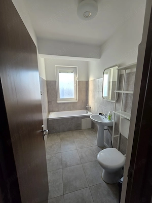 Inchiriere apartament 3 camete si loc de parcare - imagine 2