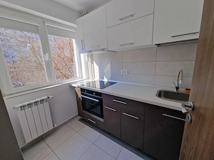 garsoniera dristor-metrou la scara blocului-modern - imagine 6