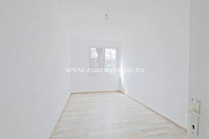 Apartament cu 4 camere de vânzare în Centru Vechi, Mangalia - 300m de plajă - imagine 5