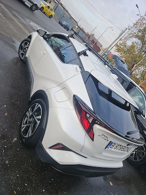 Toyota chr  hibrid  - imagine 3