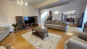 Casa eleganta si luminoasa,situata in zona de case -Mehala