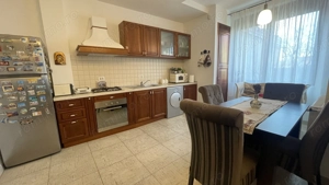 Casa eleganta si luminoasa, situata in zona de case - Mehala - imagine 16