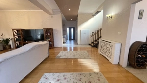 Casa eleganta si luminoasa,situata in zona de case -Mehala