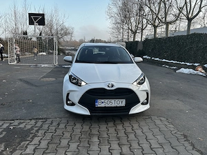 Toyota Yaris Hibrid 2022 - unic propietar  - imagine 2
