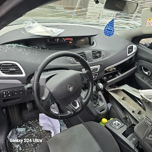 Dezmembrez Renault Megane Scenic 1.5 DCI 81 KW,euro 5,an 2015 Facelift - imagine 7