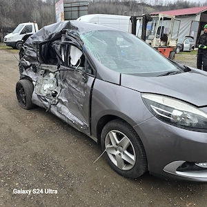 Dezmembrez Renault Megane Scenic 1.5 DCI 81 KW,euro 5,an 2015 Facelift - imagine 11