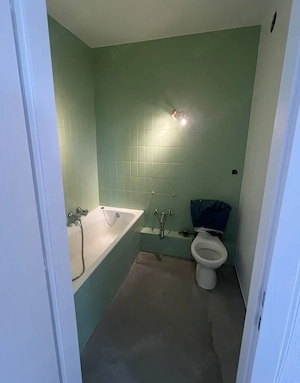 Executam Zugraveli, tencuieli si  vopsea