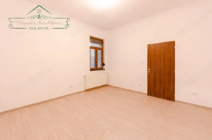 Apartament cu 2 camere la curte comuna si centrala proprie ,zona Centrala , Arad - imagine 3