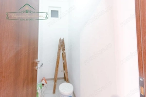 Apartament cu 2 camere la curte comuna si centrala proprie ,zona Centrala , Arad - imagine 6