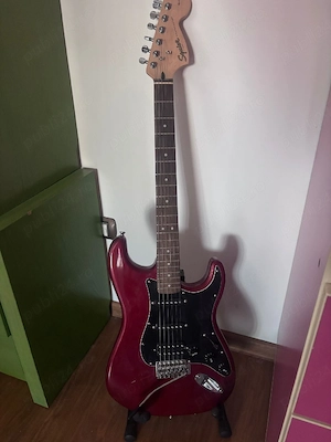Chitară electrică Squier Stratocaster by Fender   stare foarte bună