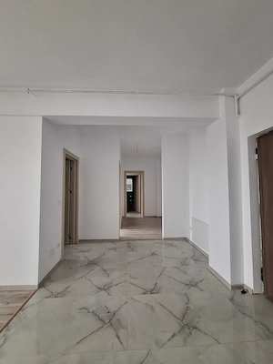 Bloc nou finalizat. 2 locuri de parcare. 73 mp utili. Etaj intermediar. 2 bai.  - imagine 3