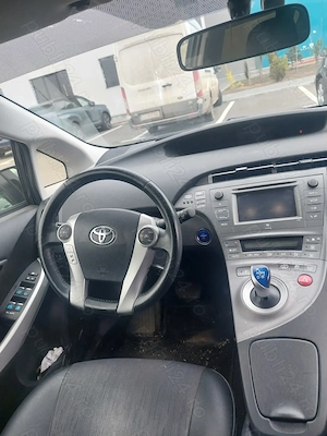 Toyota Prius Plug-in  - imagine 2