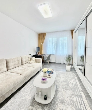 Vand 2 cam Tudor etaj 1 [complet renovat] - imagine 4