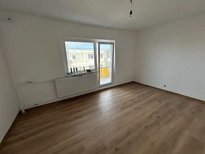 Vand apart.1 cam.situat in Micalaca,str.Vaslui,st. 50 mp,et.4 din 4,modern - imagine 2