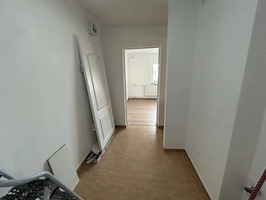 Vand apart.1 cam.situat in Micalaca,str.Vaslui,st. 50 mp,et.4 din 4,modern - imagine 4