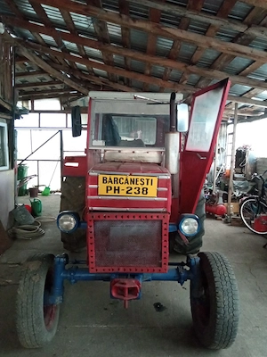 Tractor U550 - imagine 4