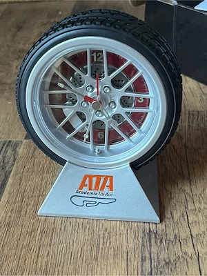 ceas de birou decorativ "Academia Titi Aur"