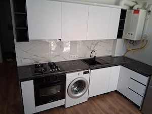 Garsonieră de închiriat în Sebastian cu centrala proprie