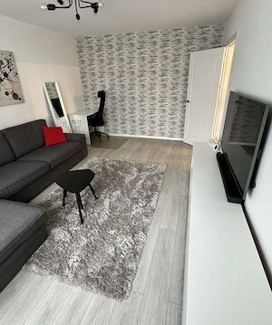 PITESTI chirie un apartament decomandat cu 2 camere