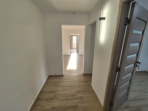 Vand apartament 2 camere  - imagine 8
