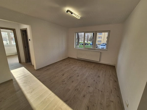 Vand apartament 2 camere  - imagine 2