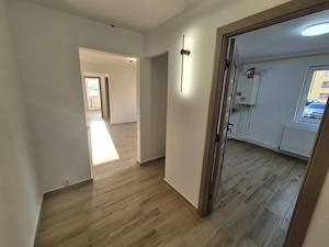 Vand apartament 2 camere  - imagine 7