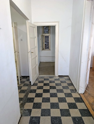 Vand apartament cu 3 camere pe Str Independentei - imagine 3