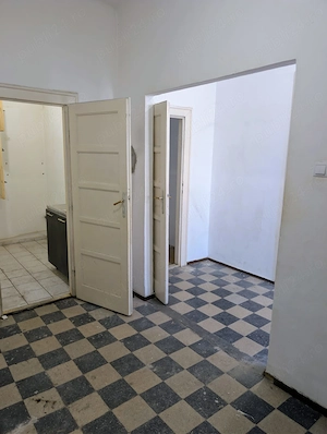 Vand apartament cu 3 camere pe Str Independentei - imagine 4