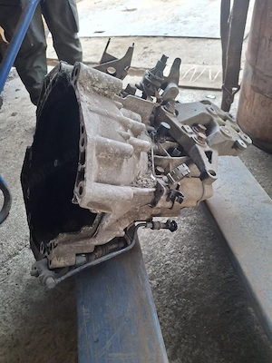 cutie viteze manuala Peugeot boxer 2,2 diesel 6 trepte  - imagine 2