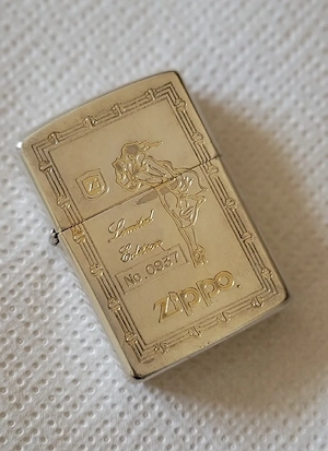 ZIPPO Limited Edition, Argint placat, model Vintage relief, Colecție.