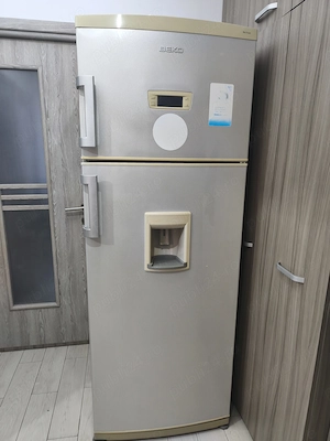 Vând Combina frigorifica Beko